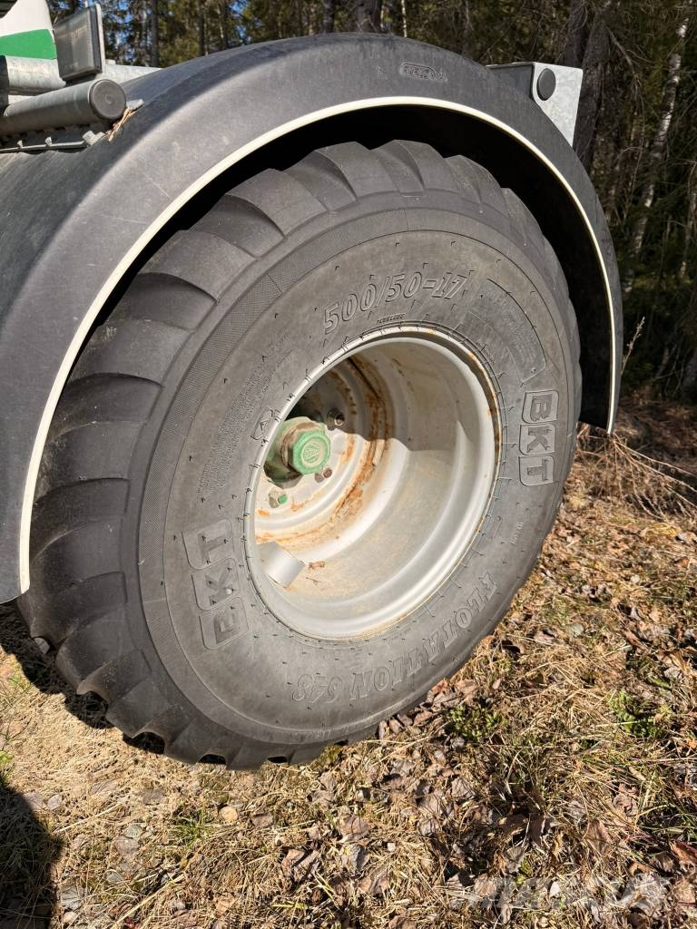 Agronic WRT 900 Windrowers