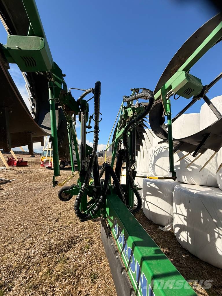 Agronic WRT 900 Windrowers