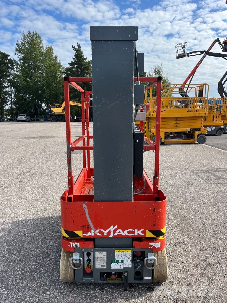SkyJack SJ 16 Vertikālie pacēlāji