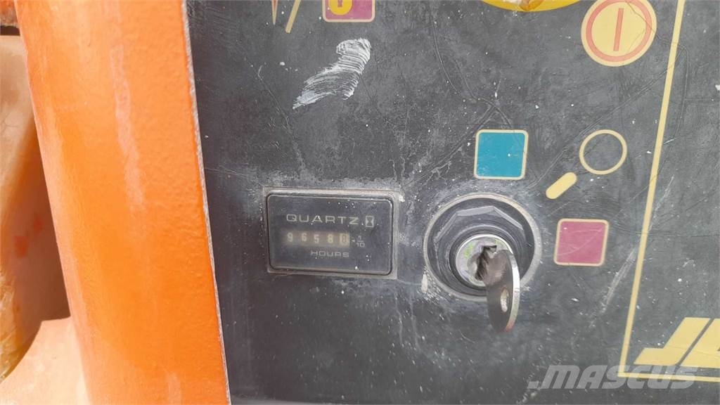 JLG 450AJSII Piattaforme a braccio articolato