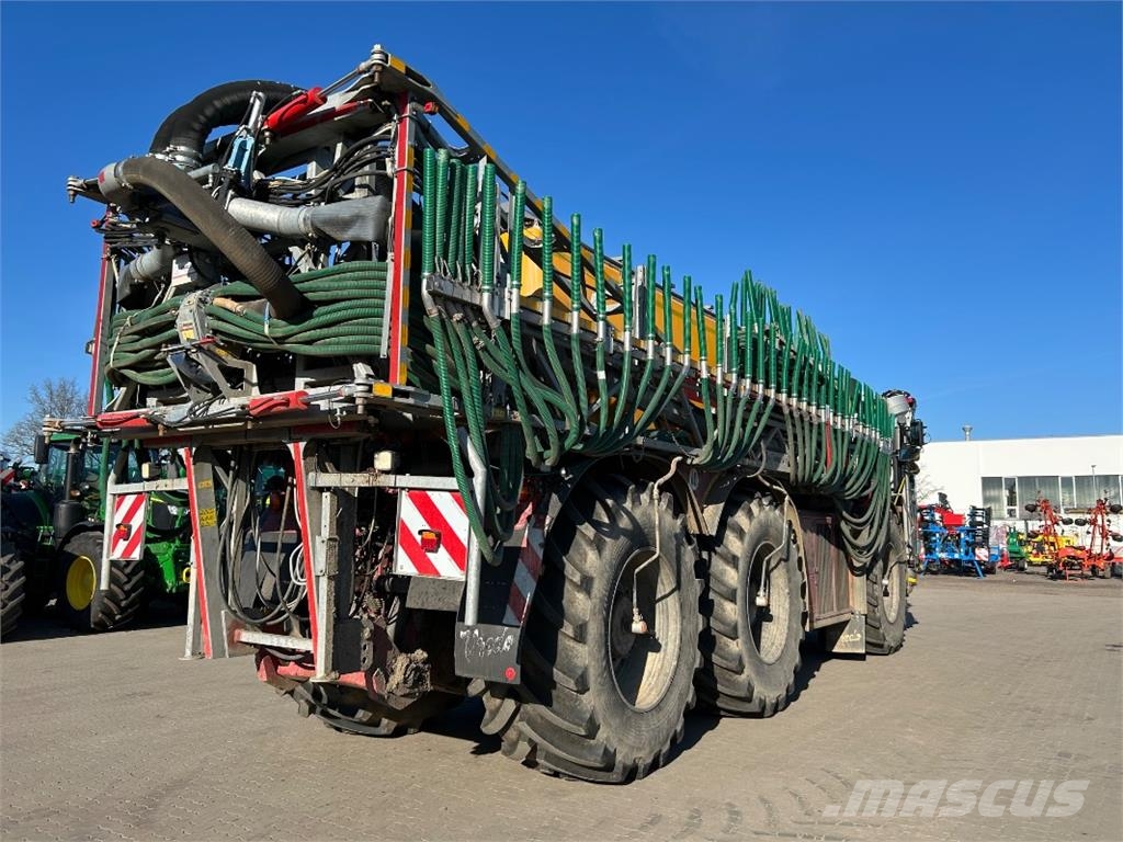 Vredo VT 7028 / ZBV 32000V معدات توزيع السماد العضوي