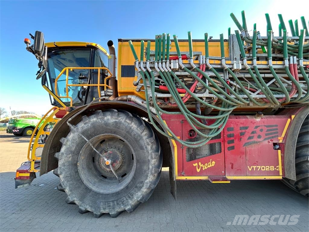 Vredo VT 7028 / ZBV 32000V معدات توزيع السماد العضوي