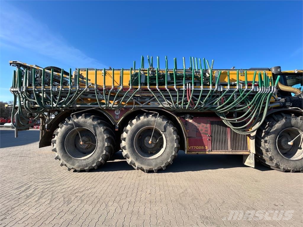 Vredo VT 7028 / ZBV 32000V معدات توزيع السماد العضوي