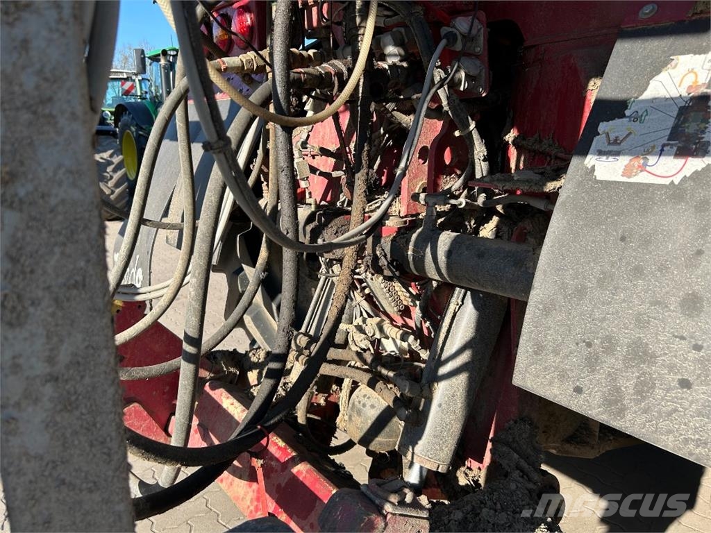 Vredo VT 7028 / ZBV 32000V معدات توزيع السماد العضوي