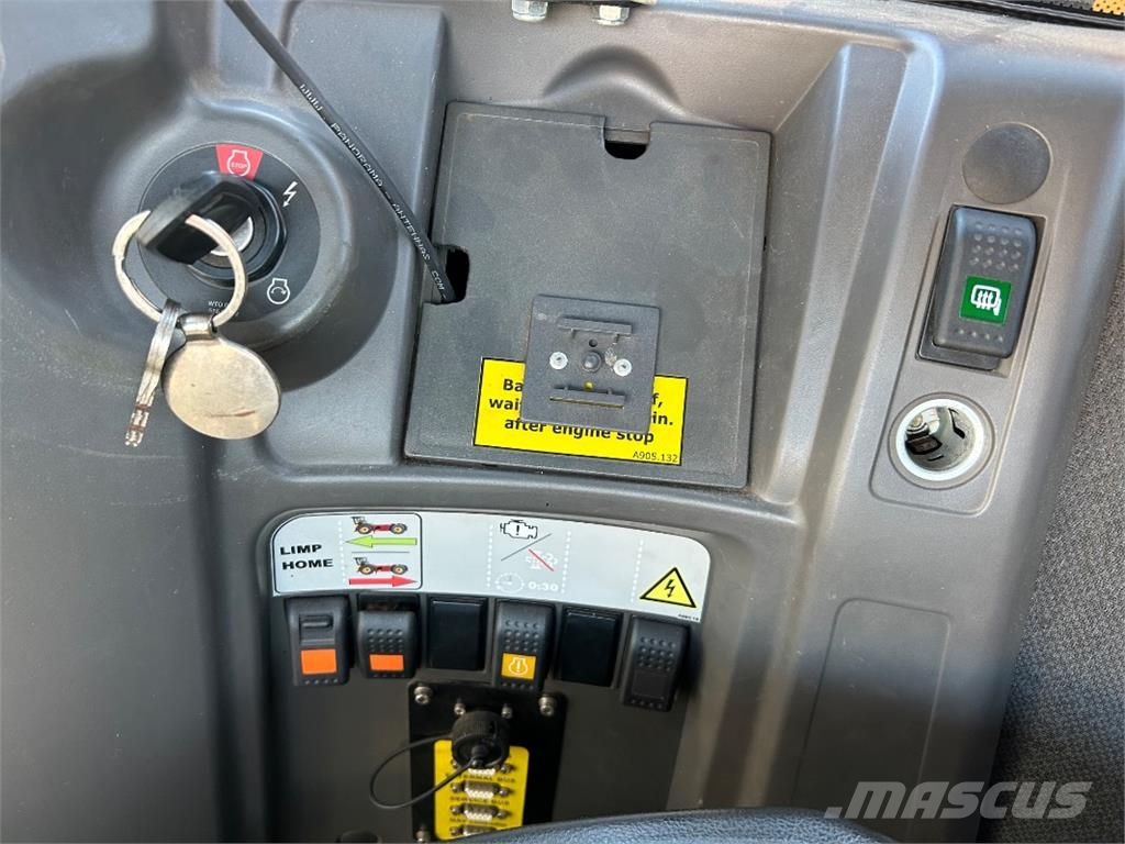 Vredo VT 7028 / ZBV 32000V معدات توزيع السماد العضوي