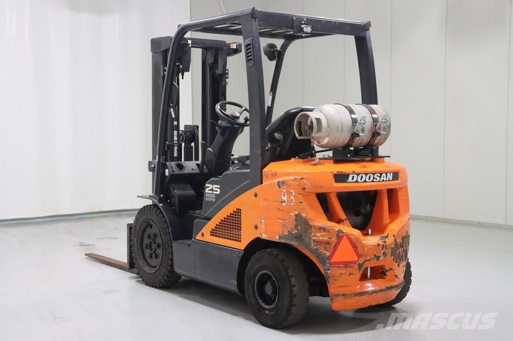 Doosan G25N-7 Gāzes autoiekrāvēji (LPG)
