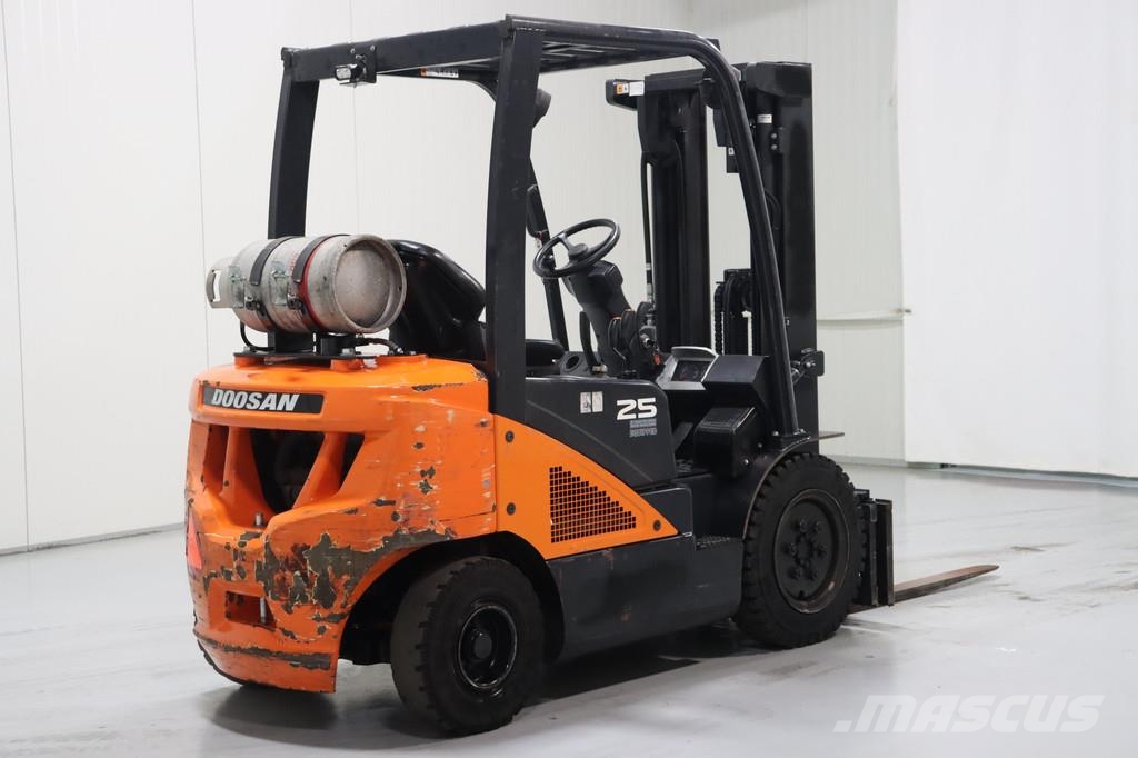 Doosan G25N-7 Gāzes autoiekrāvēji (LPG)