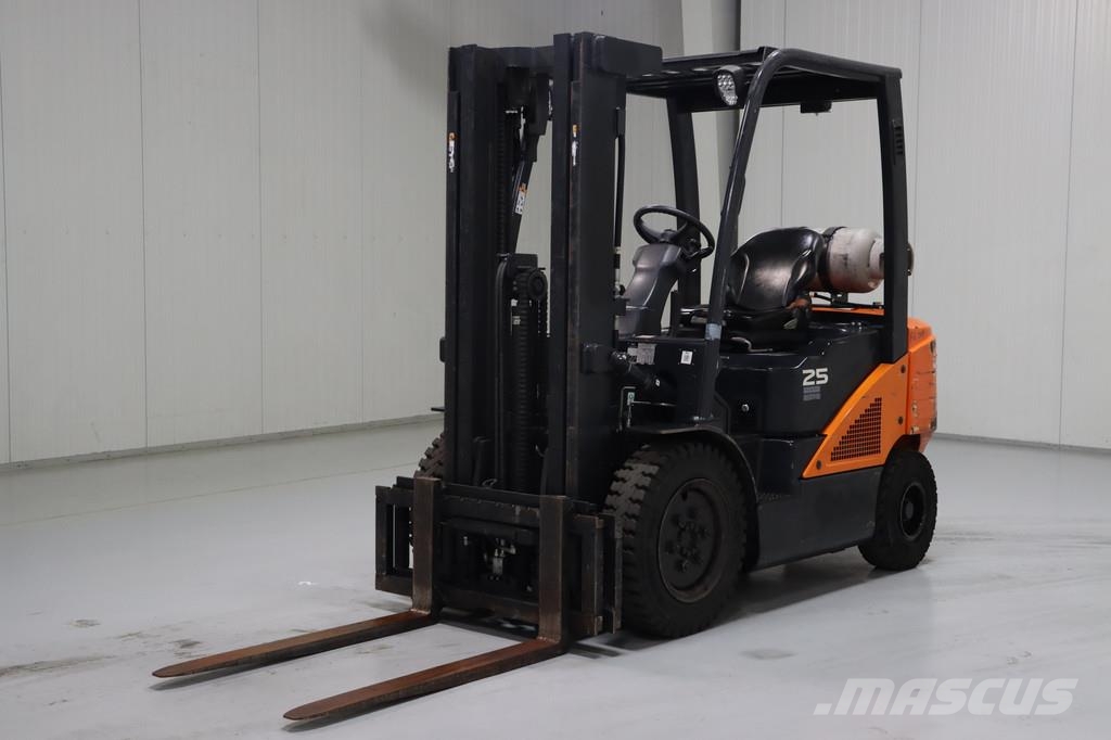 Doosan G25N-7 Gāzes autoiekrāvēji (LPG)