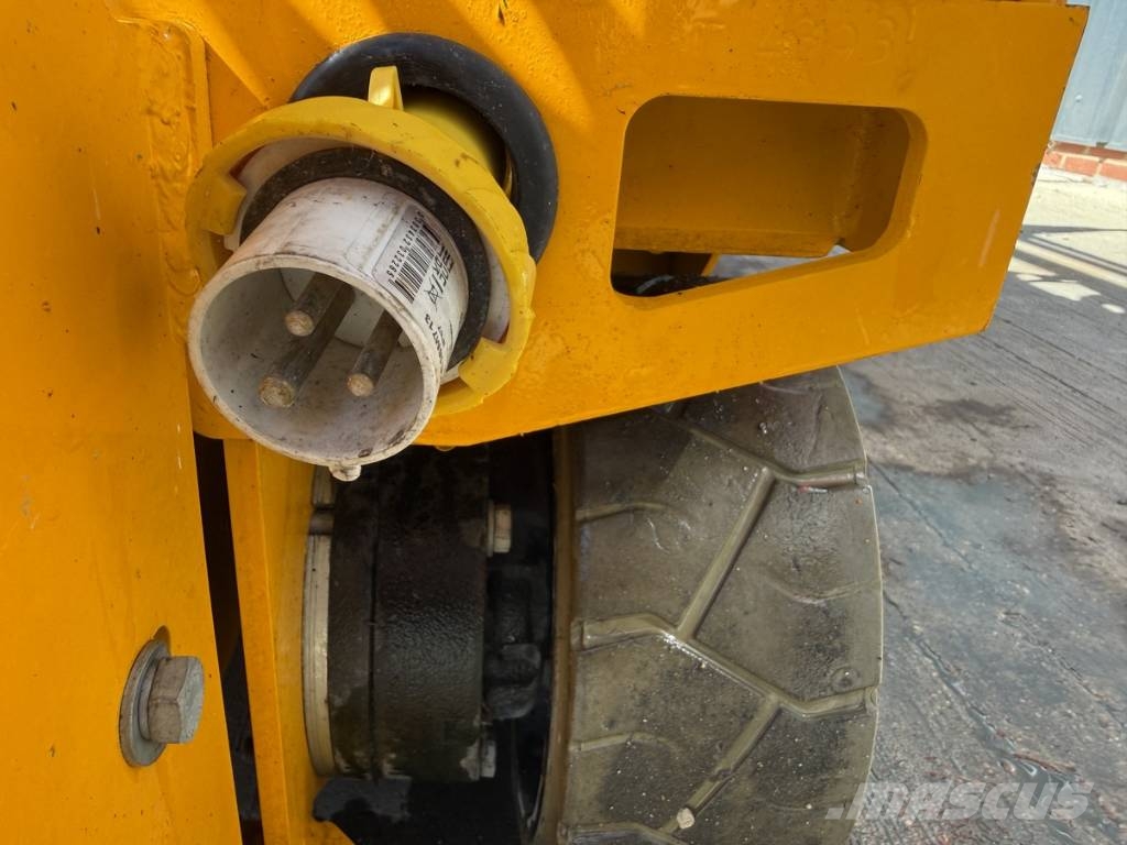 JCB S 1930 E Škarjaste dvižne ploščadi