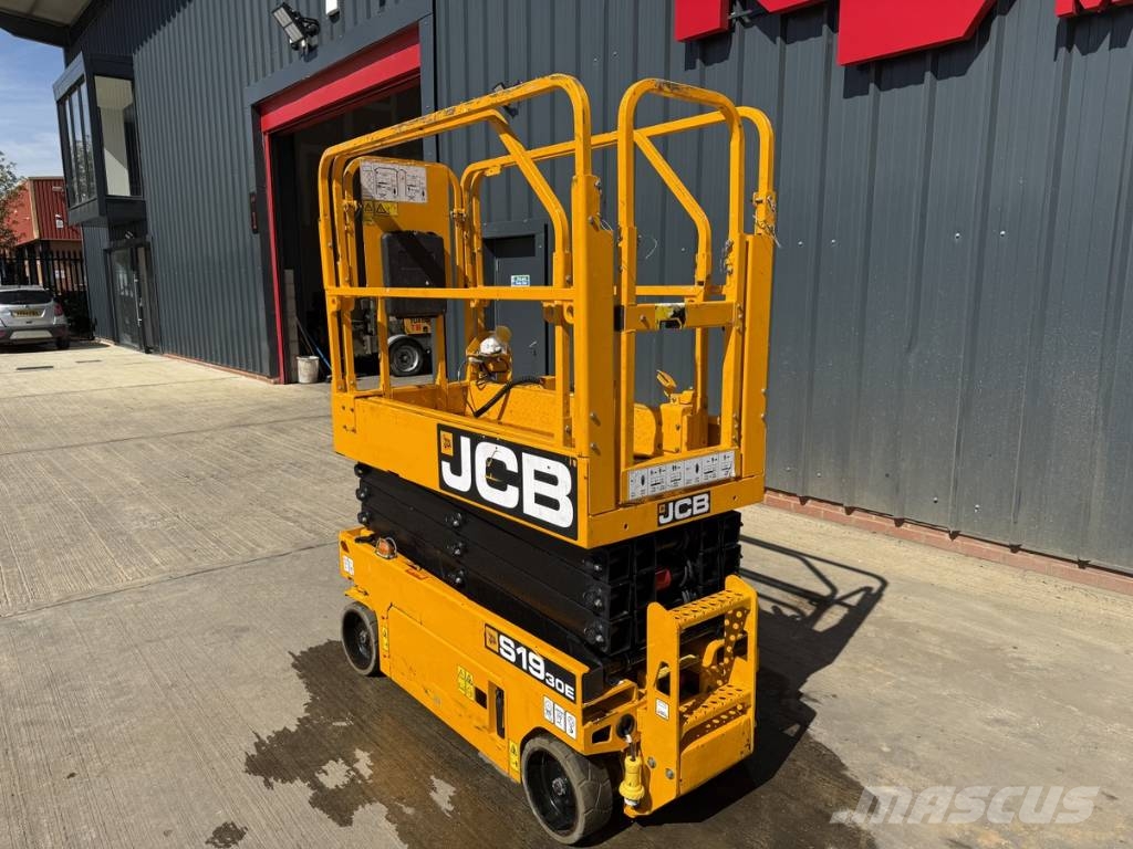 JCB S 1930 E Škarjaste dvižne ploščadi
