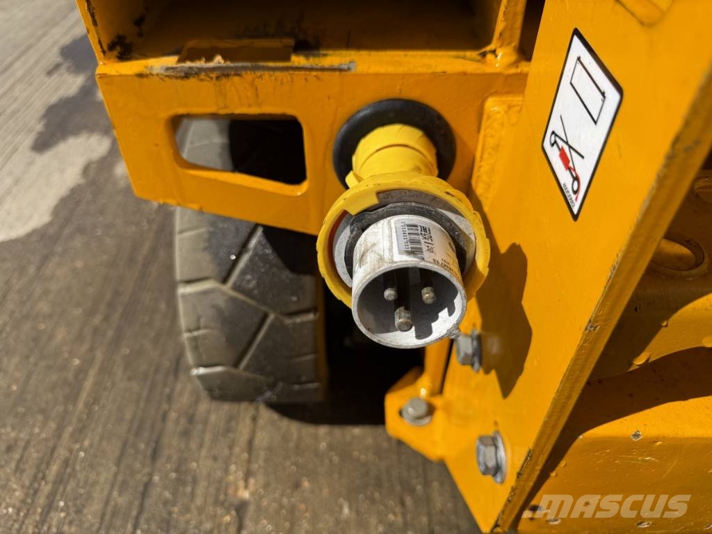 JCB S 1930 E Škarjaste dvižne ploščadi