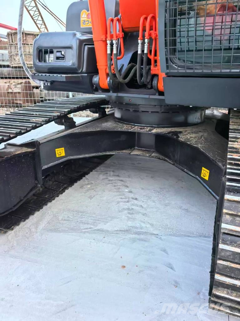Hitachi ZX 210 LC Bageri gusjeničari