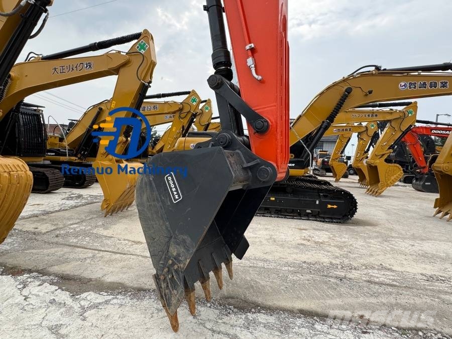 Doosan DX 340 حفارات زحافة