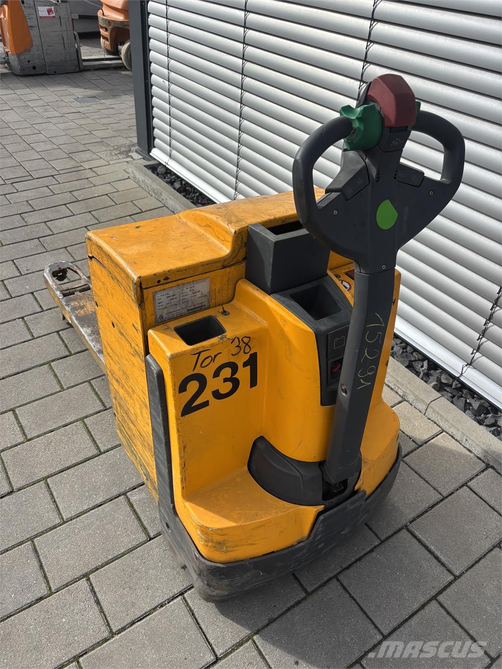 Jungheinrich EJE 225 Käyden ajettavat pinoamistrukit