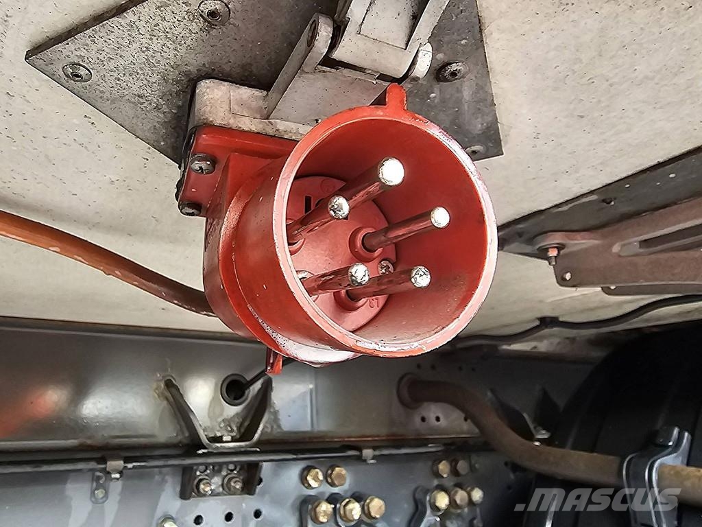 Scania P320 6X2*4 LAMBERET FRIGO Isotermos y frigoríficos