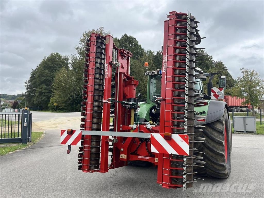 Breviglieri 6m Kreiselegge Makfold 300 mit NEUEN Grapa si pluguri rotative