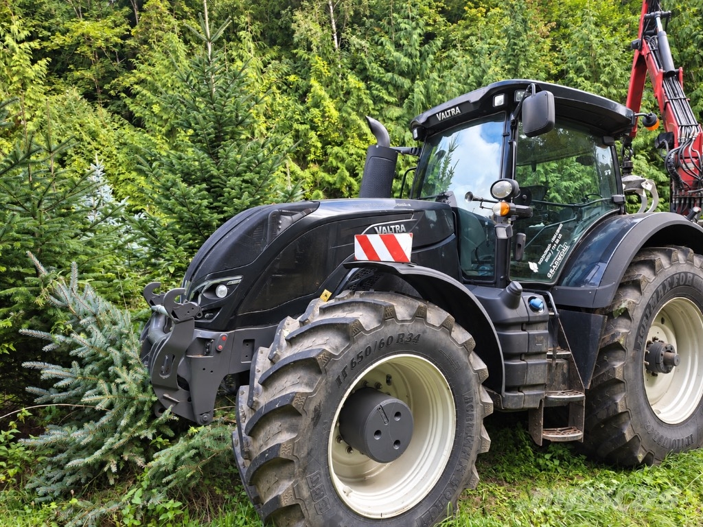 JENZ 582Z + Valtra S374 Houtversnipperaars