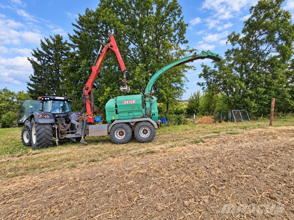JENZ 582Z + Valtra S374 Houtversnipperaars