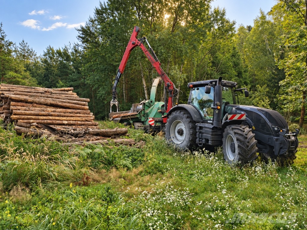 JENZ 582Z + Valtra S374 Houtversnipperaars