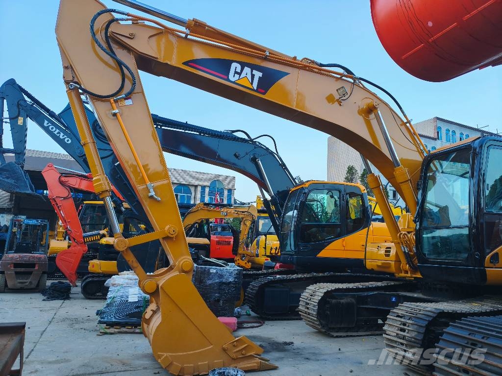 CAT 320CL Гусеничні екскаватори