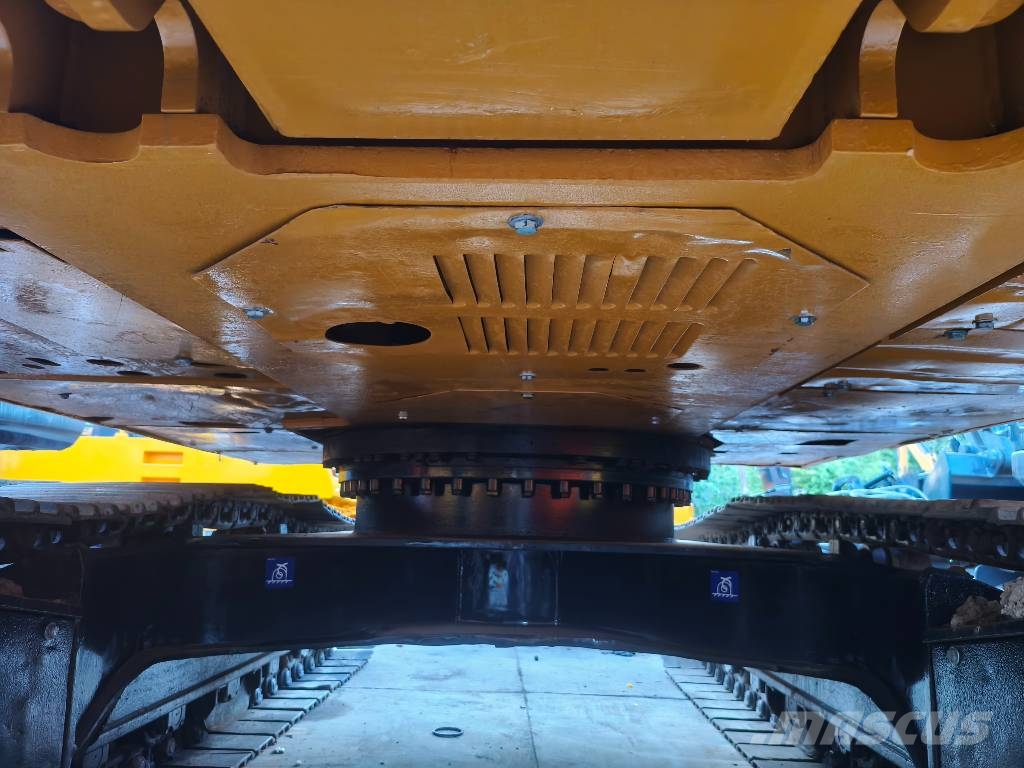 CAT 320CL Гусеничні екскаватори
