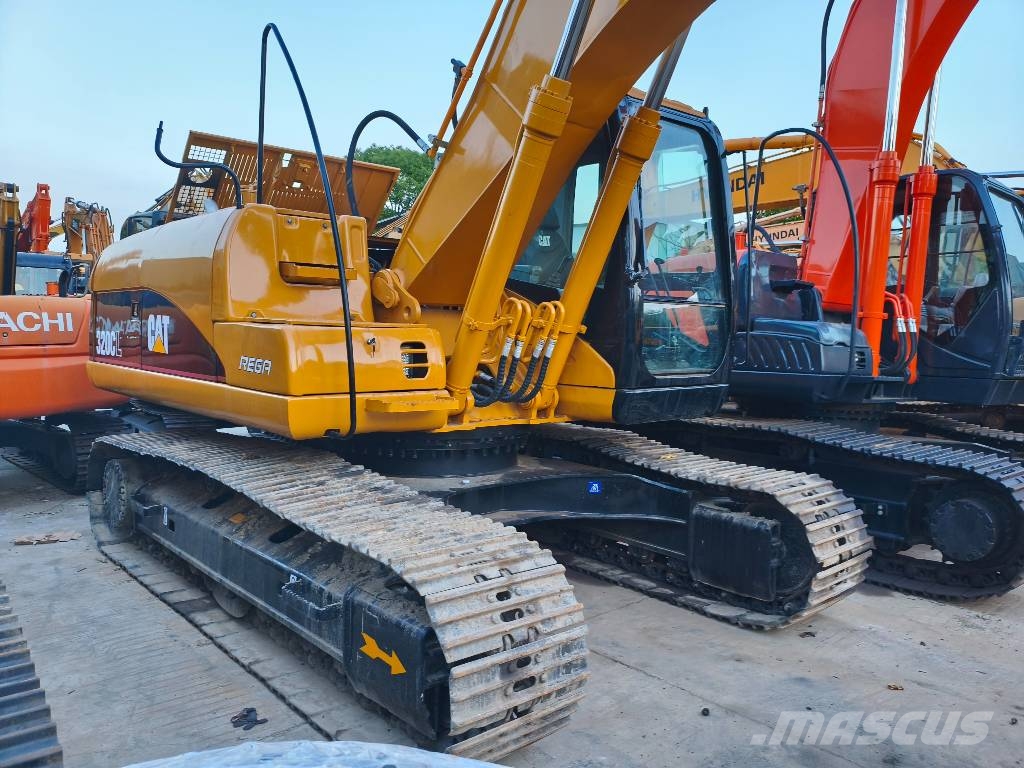 CAT 320CL Гусеничні екскаватори