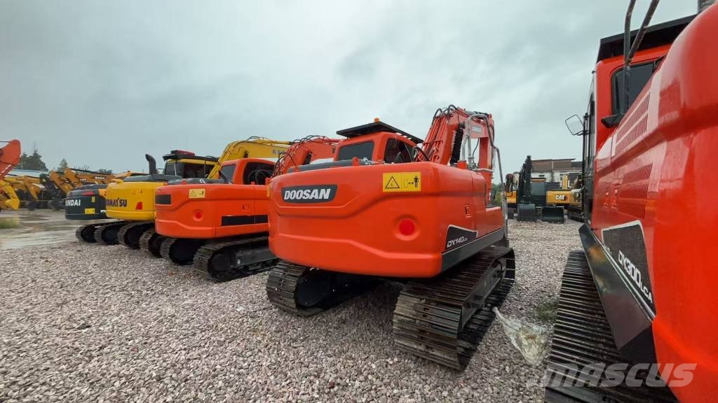 Doosan DX 140 LC Raupenbagger