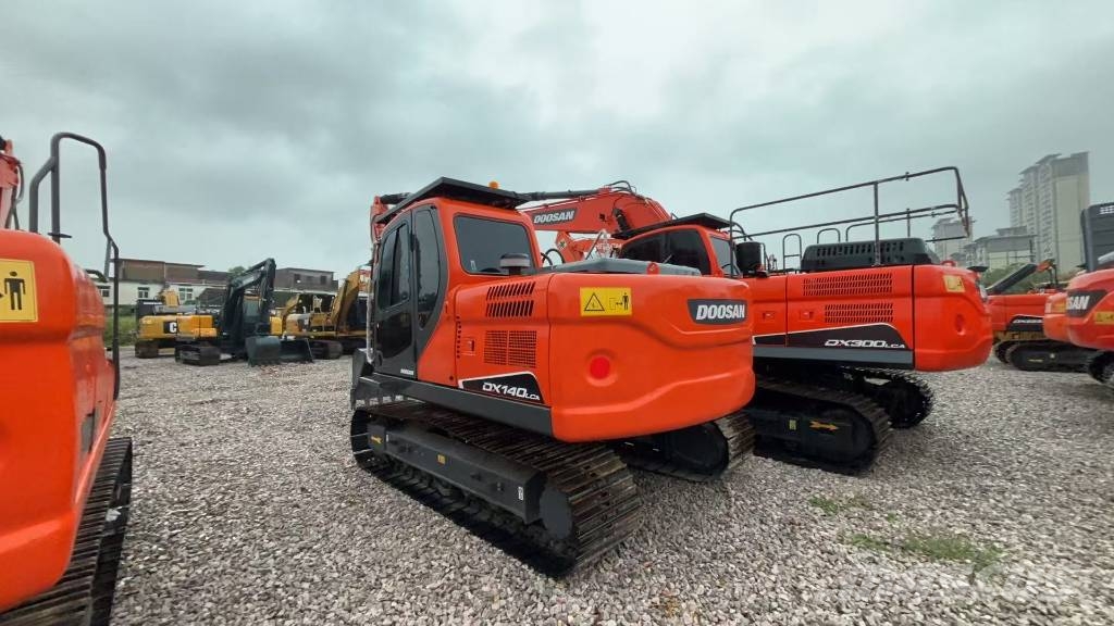 Doosan DX 140 LC Raupenbagger