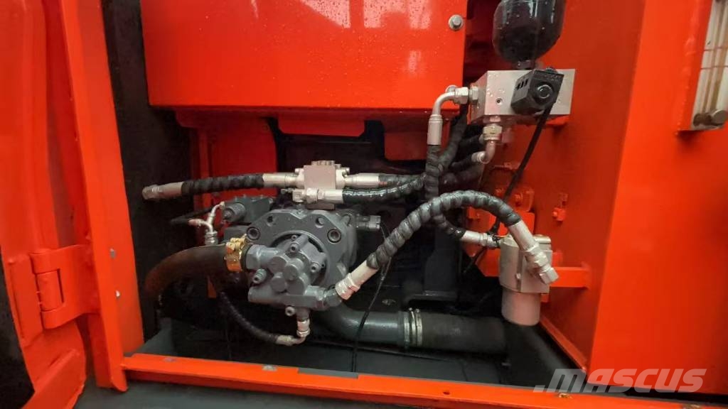 Doosan DX 140 LC Raupenbagger