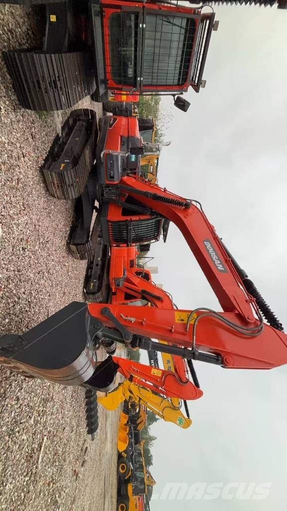 Doosan DX 140 LC Raupenbagger