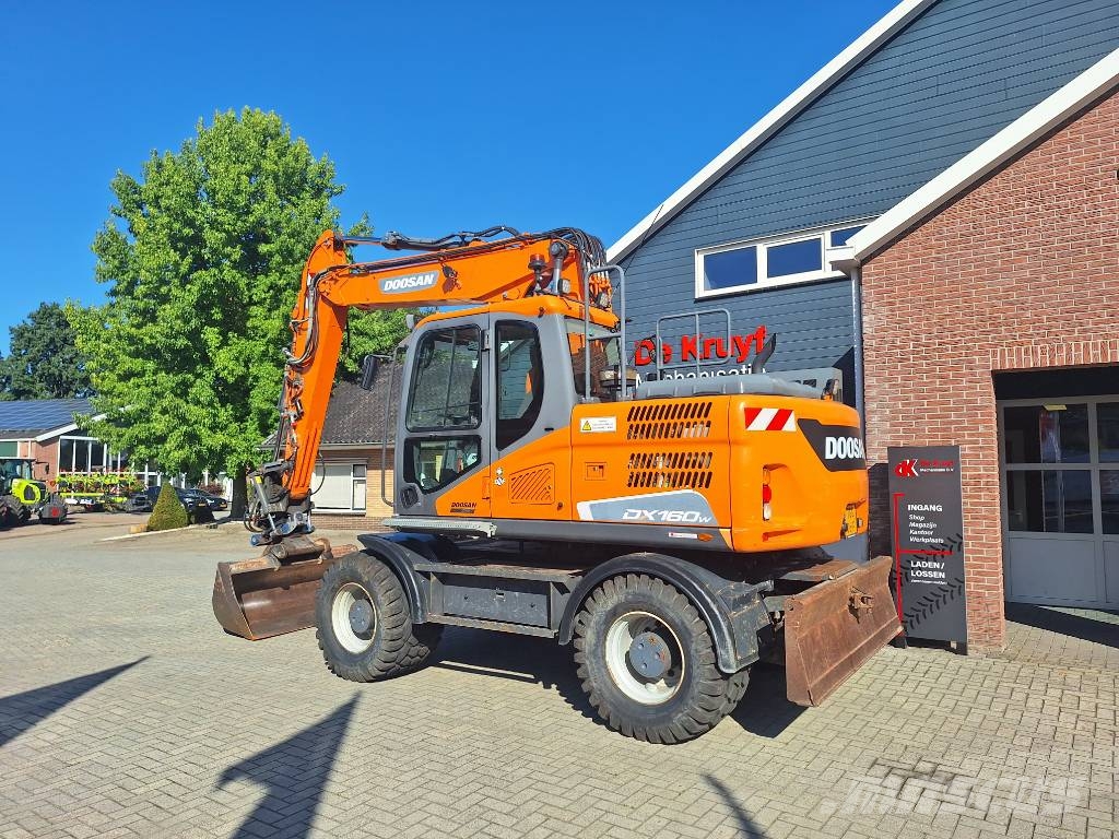 Doosan DX160W-5 Колісні екскаватори