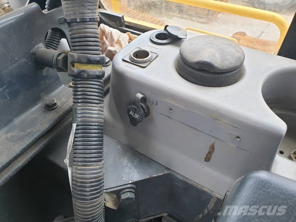 Komatsu D 65 WX-17 Buldozer sobre oruga