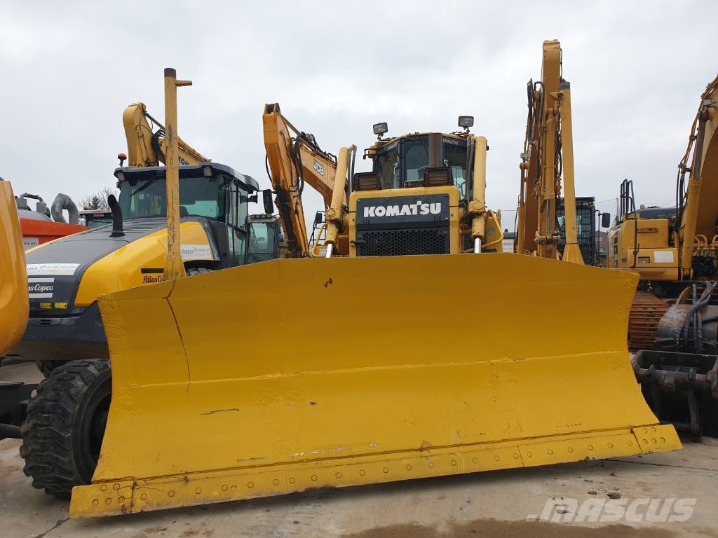 Komatsu D 65 WX-17 Buldozer sobre oruga