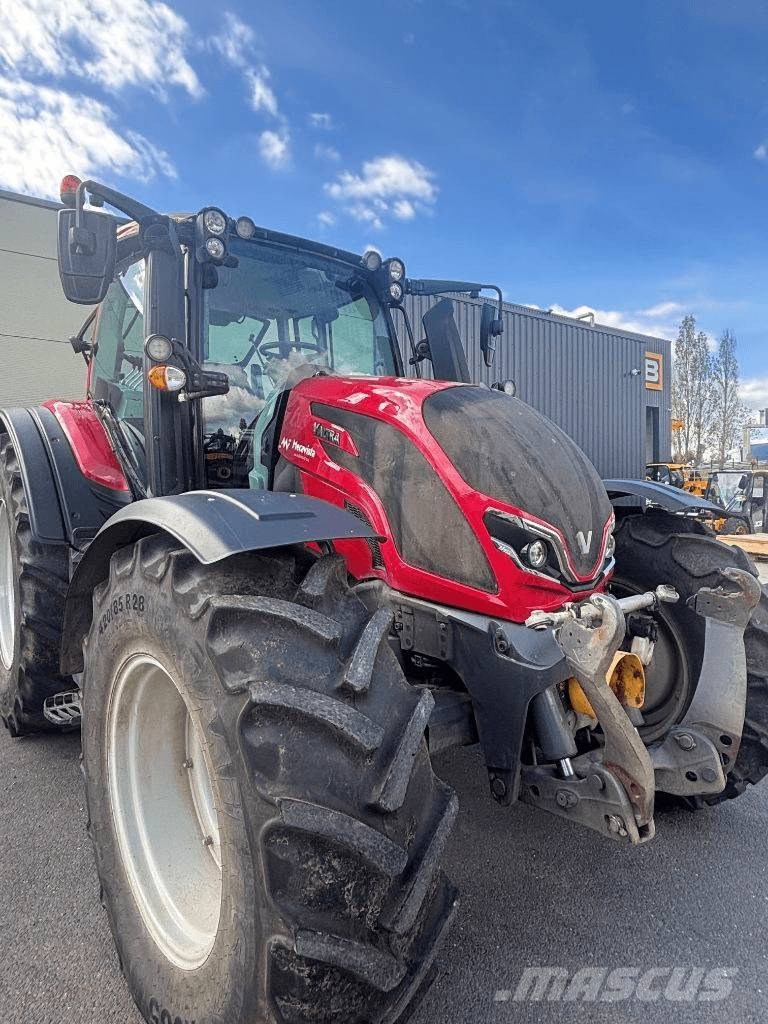 Valtra N 155 Traktorit