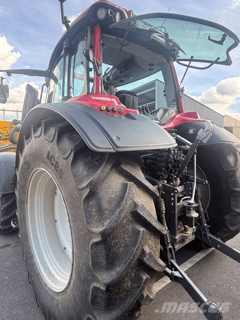 Valtra N 155 Traktorit