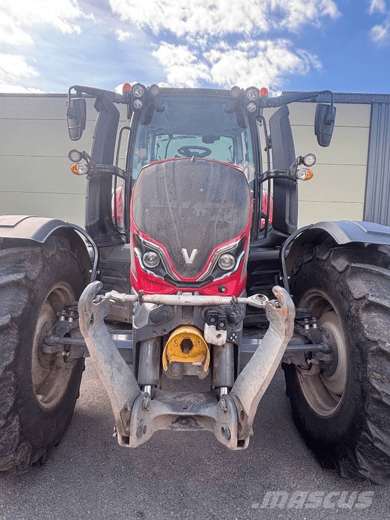 Valtra N 155 Traktorit