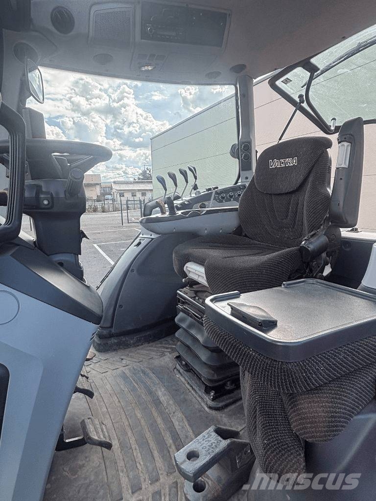 Valtra N 155 Traktorit