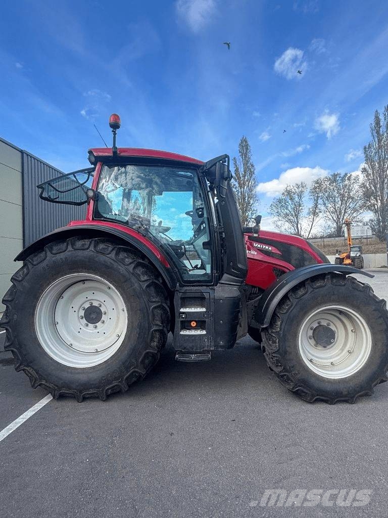 Valtra N 155 Traktorit