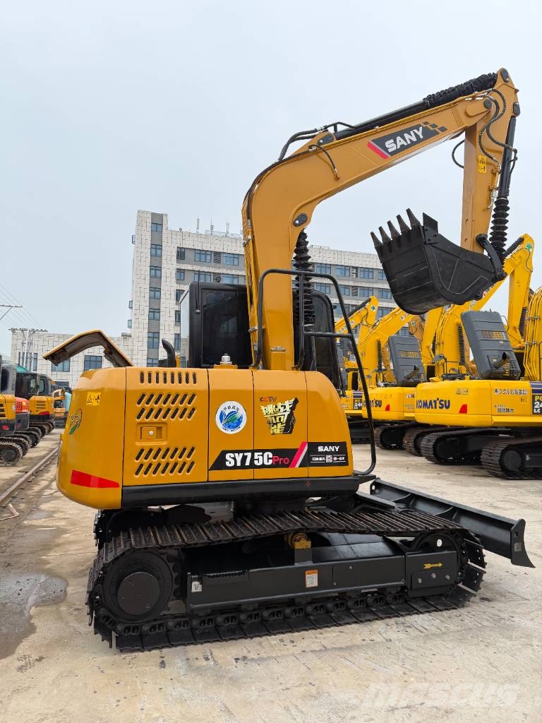 Sany SY 75 C 3000 units excavators in stock Raupenbagger