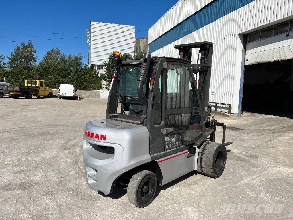 Nissan DX 30 Dizelski viličarji