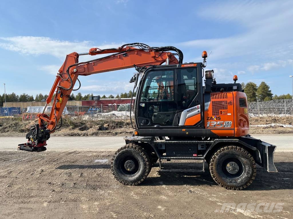 Hitachi ZX 135 W-7 Ratasekskavaatorid