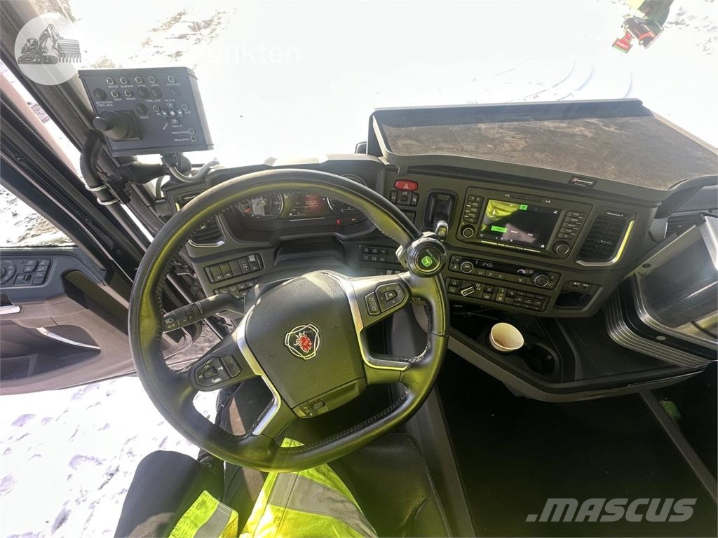 Scania R770B8X4*4NB Camiones volquete para virutas de madera