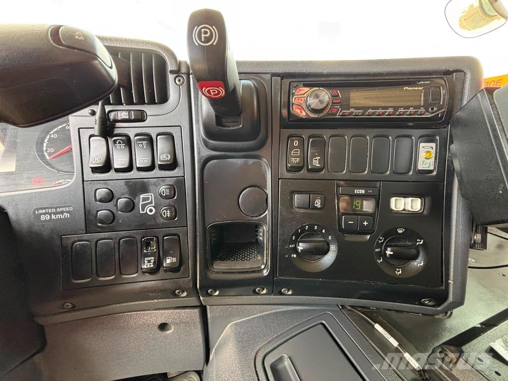 Scania P 280 6x2*4 HIAB 211E-3 / boom 9,7 m / 1920 kg - G Camiones de basura