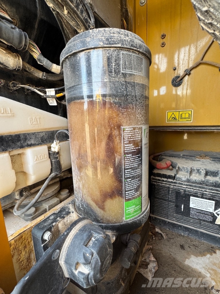 CAT 320 Rupsgraafmachines