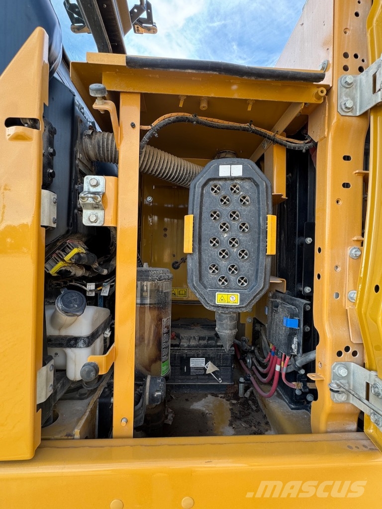 CAT 320 Rupsgraafmachines