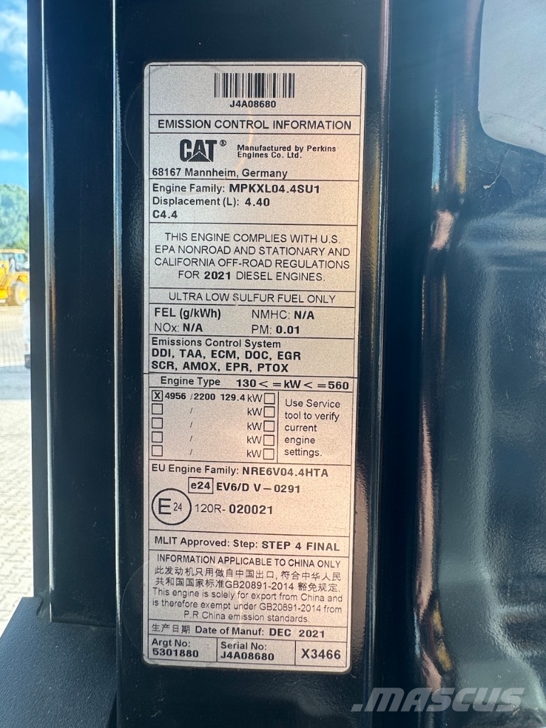 CAT 320 حفارات زحافة