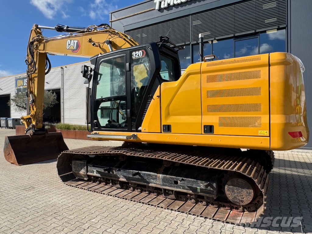 CAT 320 حفارات زحافة