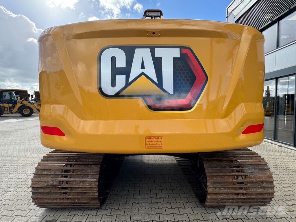 CAT 320 حفارات زحافة