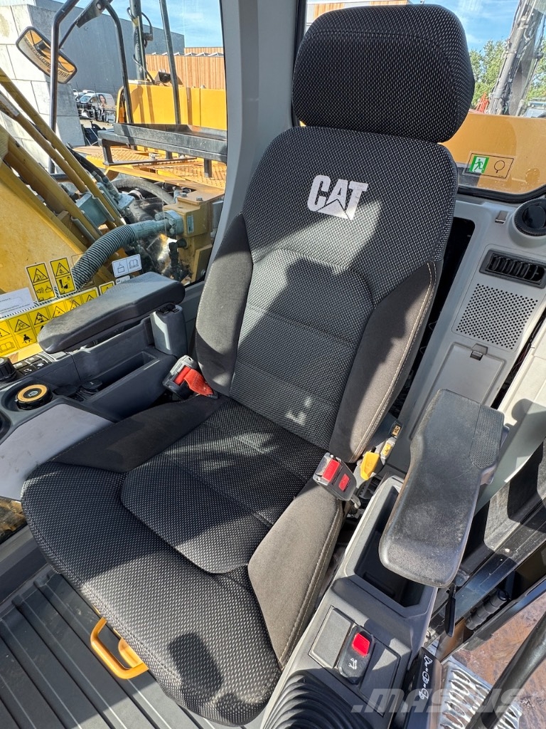 CAT 320 Rupsgraafmachines