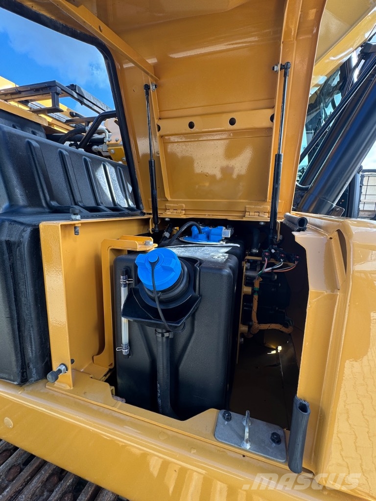 CAT 320 حفارات زحافة